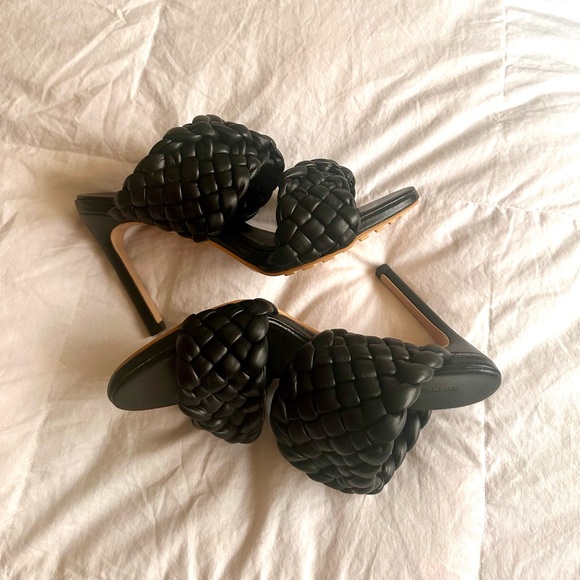 Bottega Veneta curved heel - Picture 2 of 6